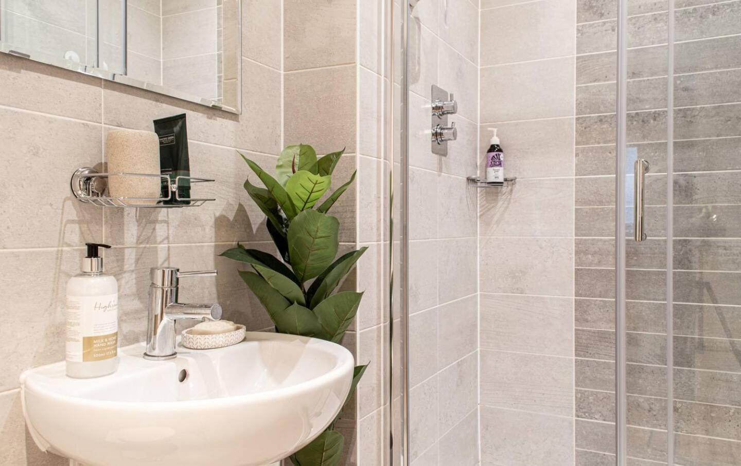 Stunning Mersey View Flat W Parking In Ліверпуль Екстер'єр фото